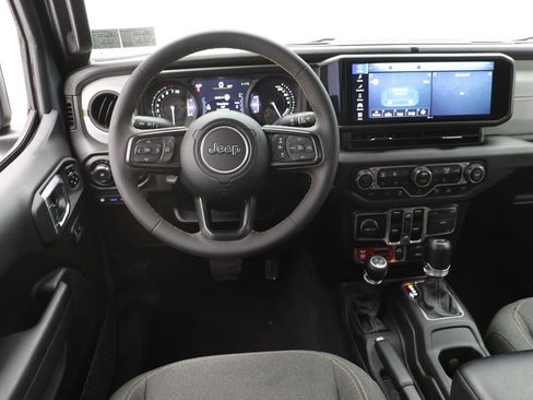 Used 2024 Jeep Wrangler Unlimited AWD/4WD image 13