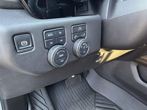 Used 2024 Chevrolet Silverado 1500 LT Trail Boss w/ Convenience Package II AWD/4WD image 19