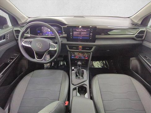 Used 2025 Volkswagen Taos SE FWD image 20