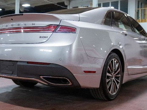 Used 2017 Lincoln MKZ Premiere image 3