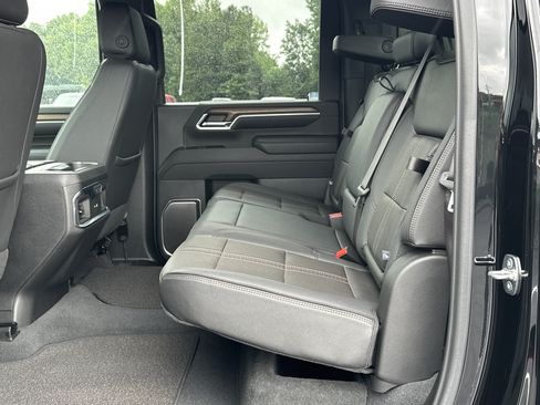 Used 2024 Chevrolet Silverado 2500 High Country w/ High Country Premium Package AWD/4WD image 15