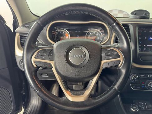 Used 2016 Jeep Cherokee Limited AWD/4WD image 13