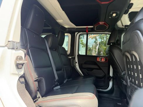 Used 2018 Jeep Wrangler Unlimited Rubicon AWD/4WD image 14