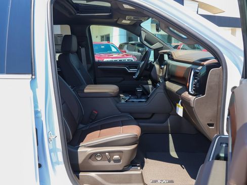 New 2026 GMC Sierra 1500 Denali AWD/4WD image 32