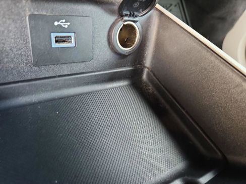 Used 2017 Ford Fusion SE image 29