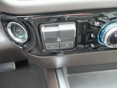 New 2026 GMC Sierra 1500 SLT w/ SLT Premium Plus Package image 17