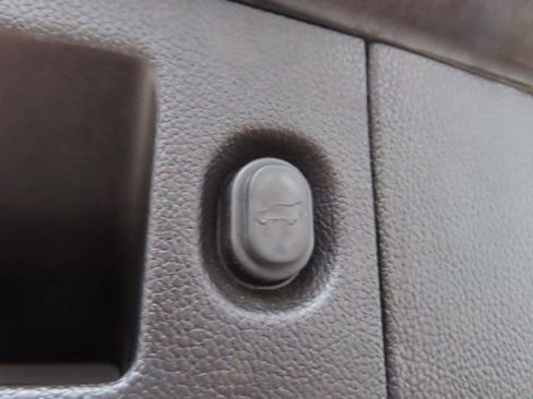 Used 2018 Chevrolet Tahoe LT image 11