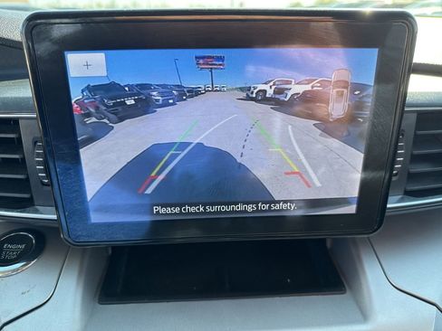 Used 2022 Ford Explorer XLT w/ Equipment Group 202A image 27