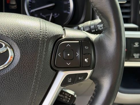 Used 2019 Toyota Highlander Limited Platinum image 19