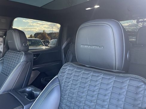 Used 2025 GMC Sierra EV Denali image 21