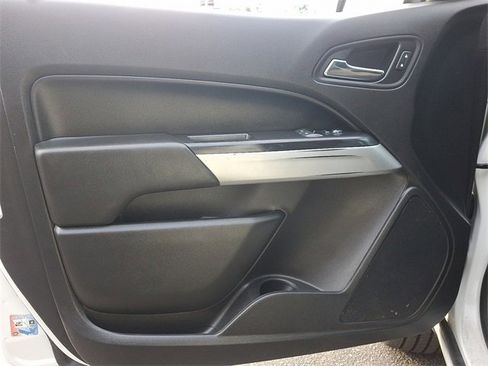 Used 2020 Chevrolet Colorado LT w/ Safety Package image 12