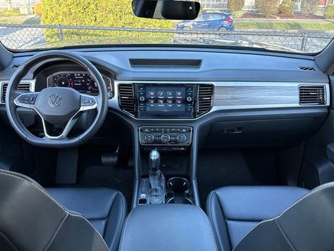 Used 2023 Volkswagen Atlas Cross Sport SE w/ Panoramic Sunroof Package image 12