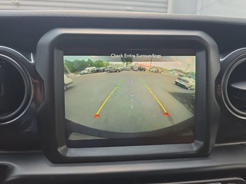 Used 2021 Jeep Wrangler Unlimited Sport AWD/4WD image 23