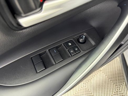 Used 2024 Toyota Corolla SE FWD image 14