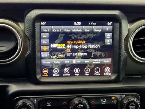 Used 2023 Jeep Gladiator Overland image 18