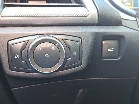 Used 2020 Ford Fusion SE image 26