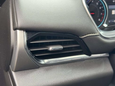 Used 2023 Chevrolet Equinox LT AWD/4WD image 19