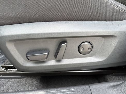 Used 2026 Nissan Rogue SV FWD image 19