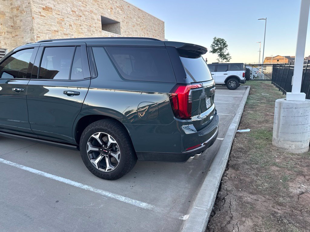 Used 2025 GMC Yukon AT4 Ultimate AWD/4WD image 6
