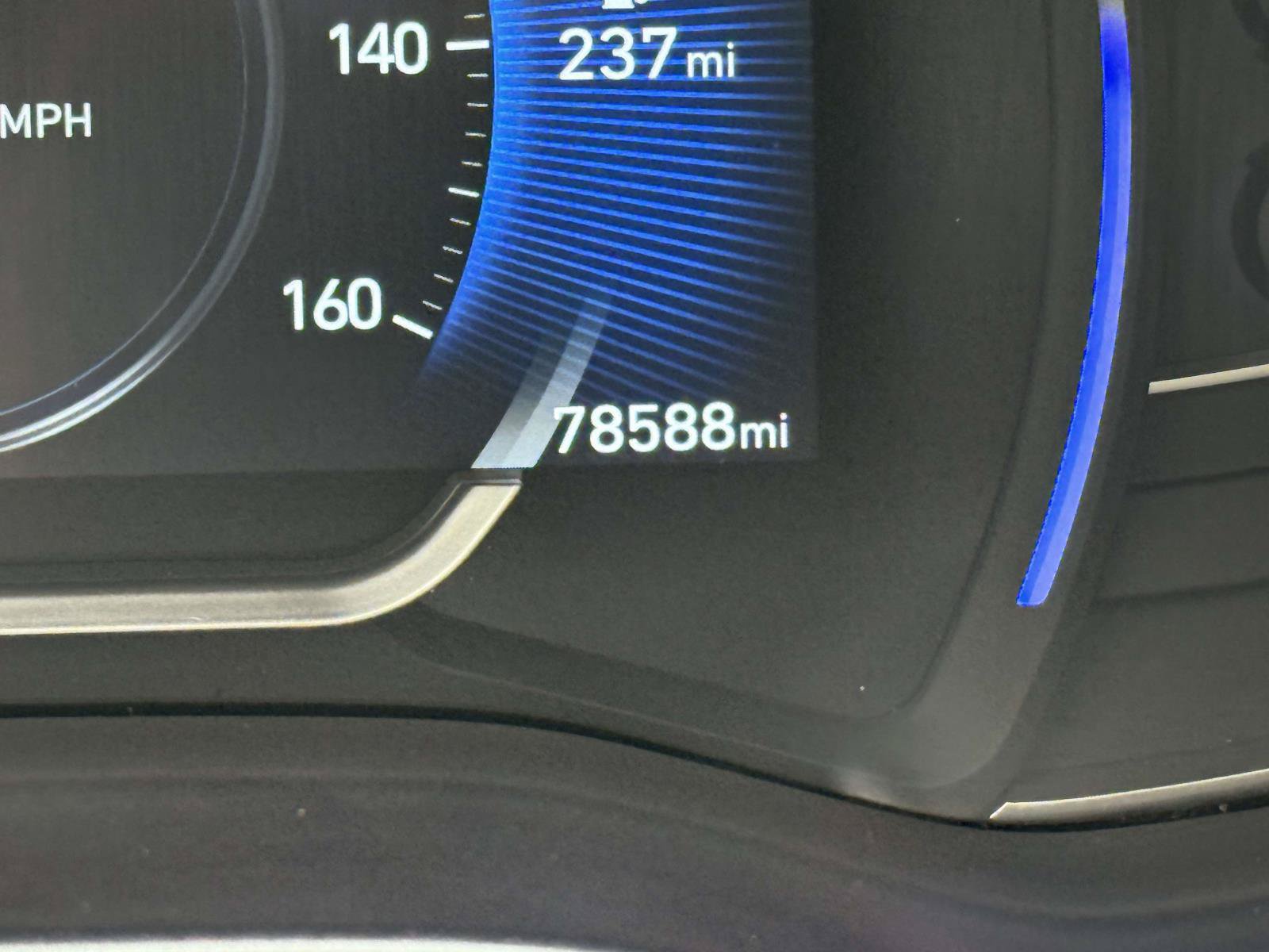 Used 2019 Hyundai Santa Fe Limited AWD/4WD image 30