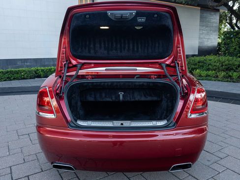 Used 2018 Rolls-Royce Dawn RWD image 16