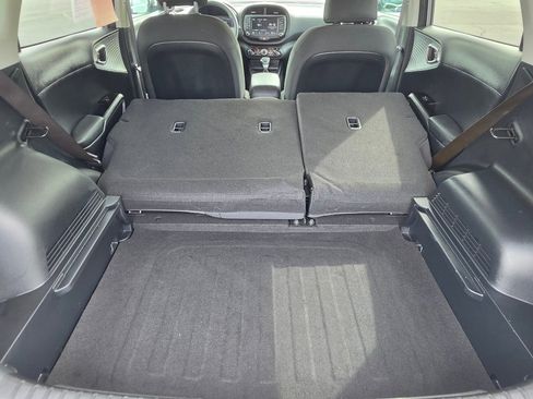 Used 2025 Kia Soul LX w/ LX Technology Package FWD image 29