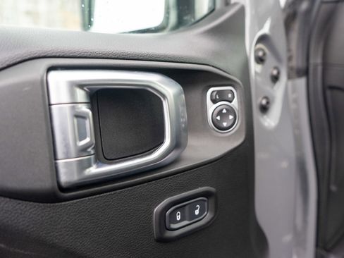 Used 2023 Jeep Wrangler Unlimited w/ Cold Weather Group image 14