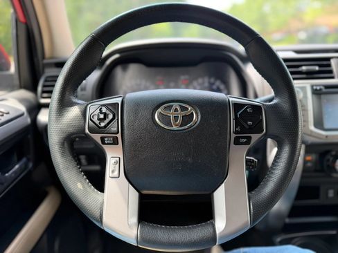 Used 2016 Toyota 4Runner SR5 AWD/4WD image 34