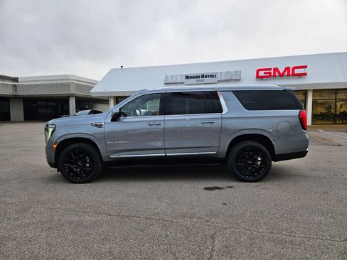 New 2026 GMC Yukon XL Elevation image 2