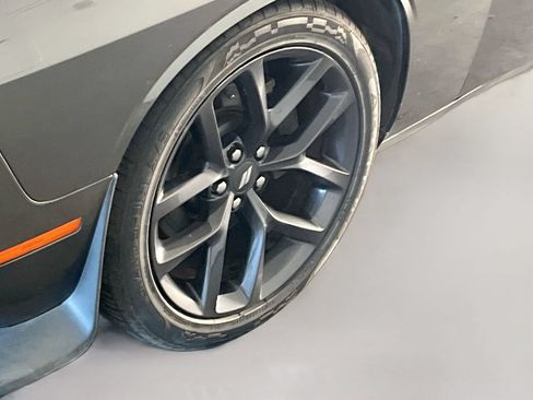 Used 2020 Dodge Challenger R/T w/ Driver Convenience Group RWD image 30