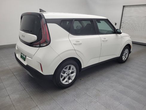 Used 2025 Kia Soul LX FWD image 10