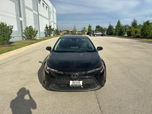 Used 2022 Toyota Corolla LE FWD image 2