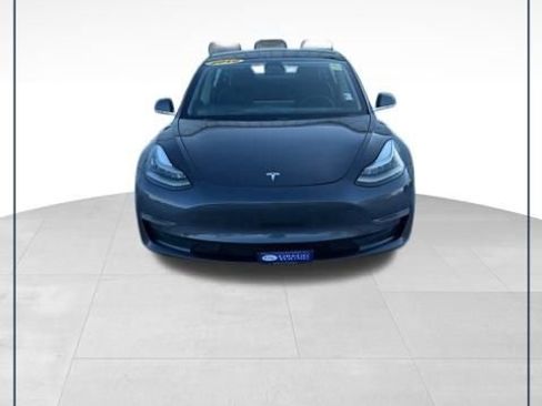 Used 2019 Tesla Model 3 Long Range image 1