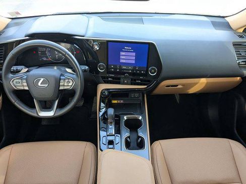 Certified 2025 Lexus NX 250 FWD w/ Accessory Package (K3) image 17