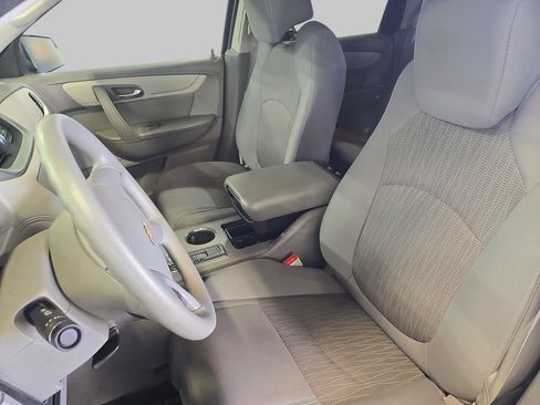Used 2013 Chevrolet Traverse LS FWD image 18