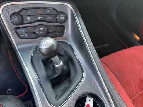 Used 2015 Dodge Challenger R/T Scat Pack w/ Leather Interior Group RWD image 10