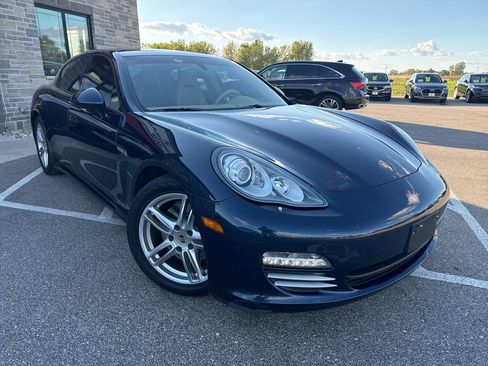 Used 2012 Porsche Panamera 4 image 3
