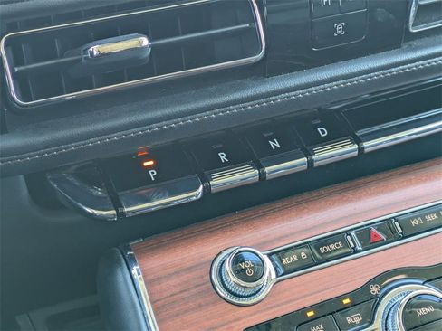 Used 2024 Lincoln Aviator Reserve image 12