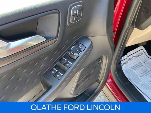 Used 2020 Ford Escape Titanium w/ Titanium Premium Package 2.0 AWD/4WD image 13