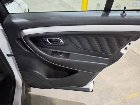 Used 2016 Ford Taurus SEL FWD image 30