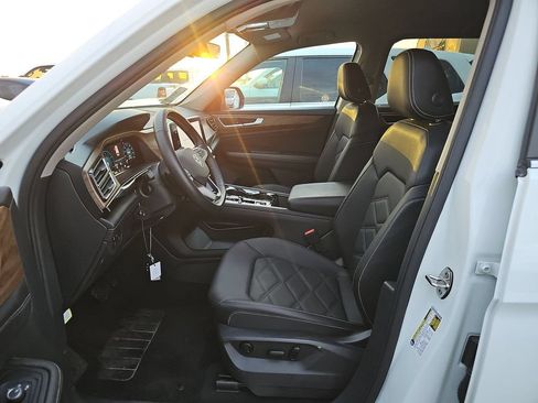 Used 2025 Volkswagen Atlas SE AWD/4WD image 7