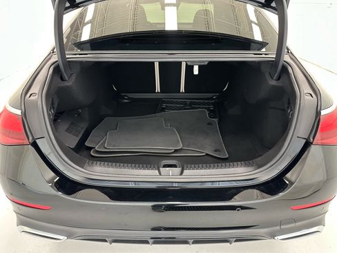 Used 2025 Mercedes-Benz E 350 4MATIC Sedan image 11