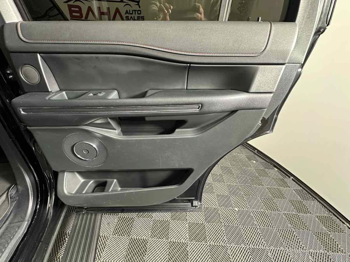 Used 2023 Ford Expedition Limited AWD/4WD image 19