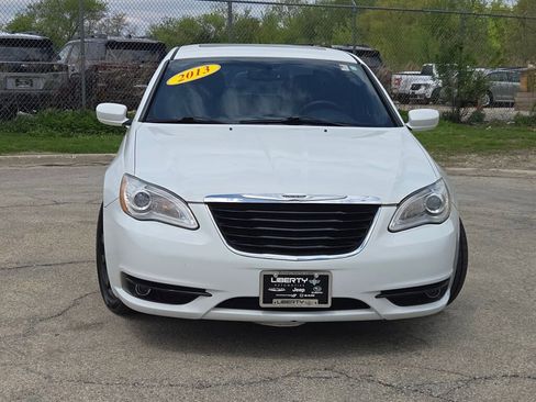 Used 2013 Chrysler 200 Limited w/ Sun/Sound Group FWD image 4
