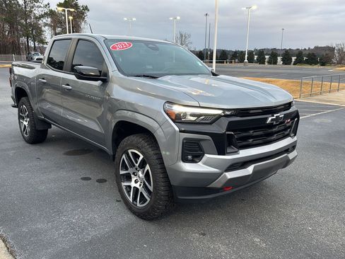 Used 2023 Chevrolet Colorado Z71 w/ Z71 Convenience Package 2 image 6