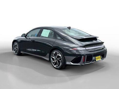 Used 2023 Hyundai Ioniq 6 Limited image 3