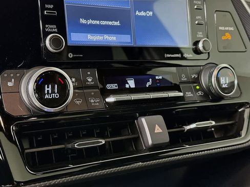 Used 2022 Toyota Highlander XSE image 18