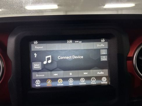 Used 2020 Jeep Wrangler Unlimited Rubicon w/ LED Lighting Group AWD/4WD image 13