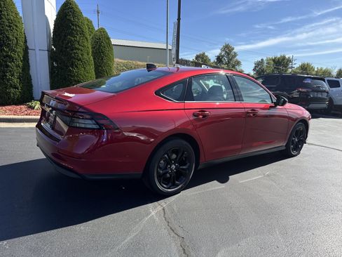New 2025 Honda Accord SE image 4