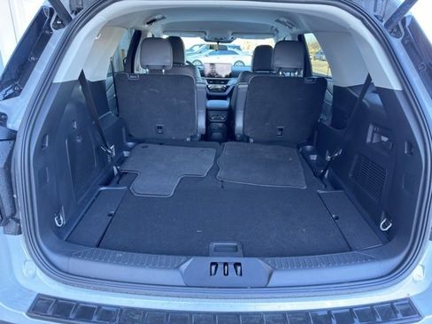 Certified 2025 Ford Explorer Active w/ Active Comfort Package image 6